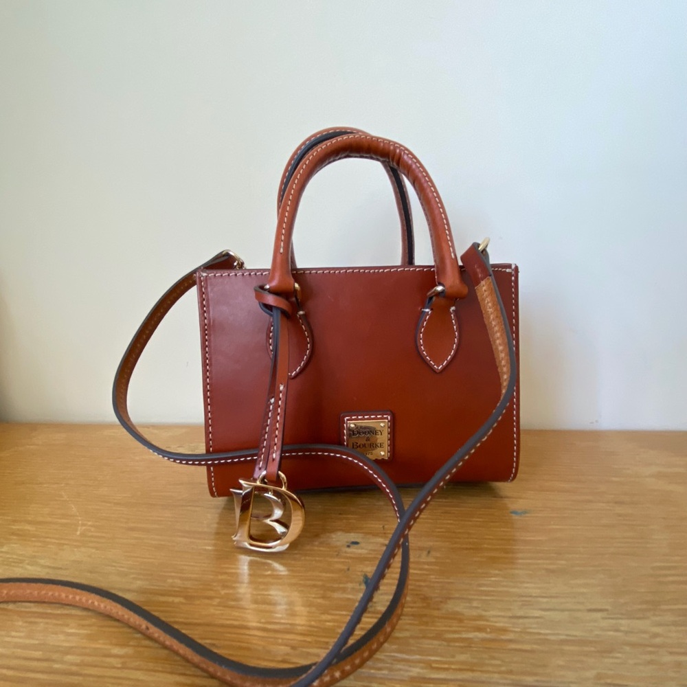 Dooney & Bourke Belmar Janine 20 Crossbody - Chestnut - Like New -RELISTING